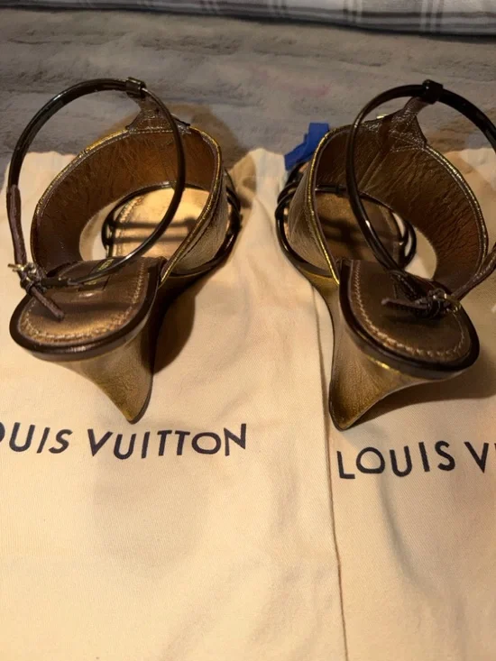 Preloved Louis Vuitton Gold Metallic Leather Strappy Sandals size 38 great cond - Picture 12 of 12